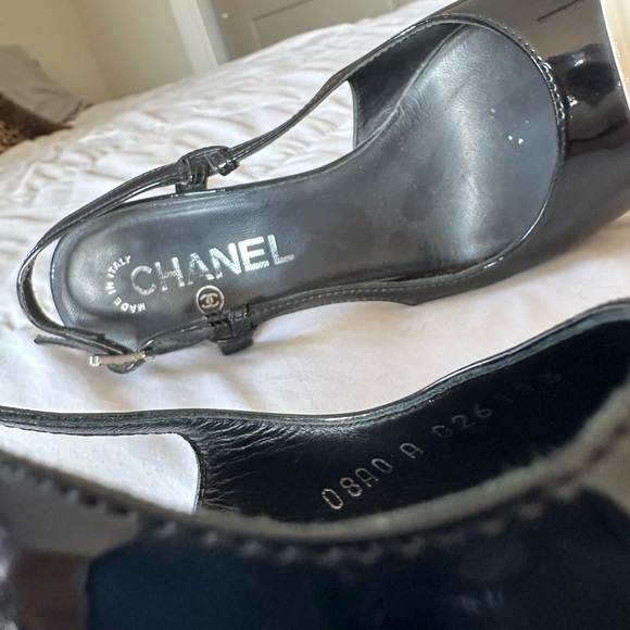 Chanel Vintage Black and White Women's Slingback heels - Picture 8 of 9